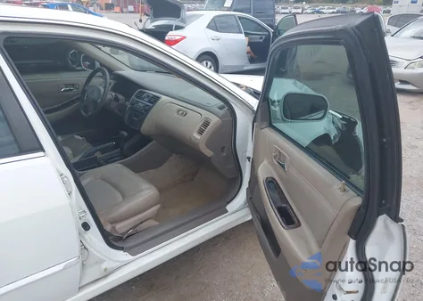 2000 Honda Accord 3.0 Ex from USA, damaged, VIN 1HGCG1650YA086385